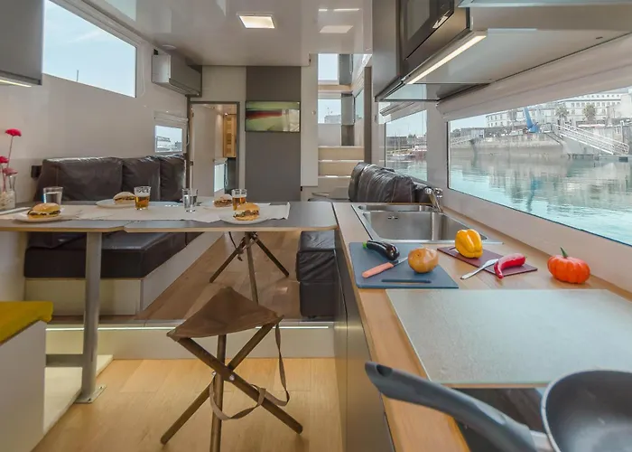 Exclusivas Vistas Al Mar En Casa Barco, Pleno Centro, Terraza, Parking